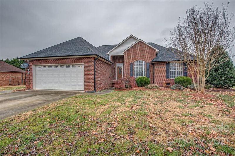 1034 Walnut Springs Ct, Dallas, NC 28034