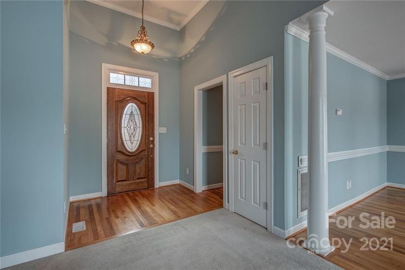 1034 Walnut Springs Ct, Dallas, NC 28034