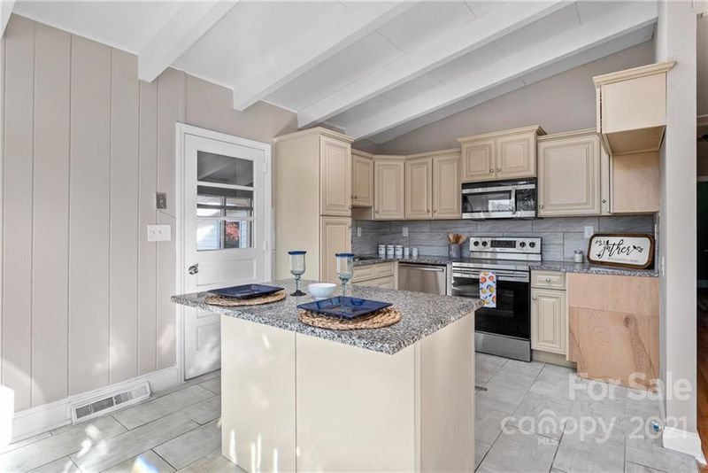 1611 Wilmette Ct, Charlotte, NC 28210