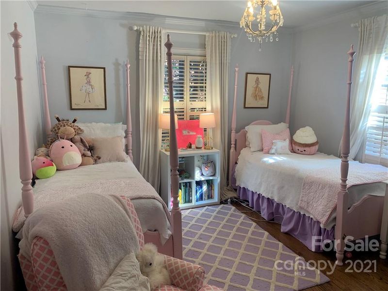 3219 Foxcroft Rd, Charlotte, NC 28211
