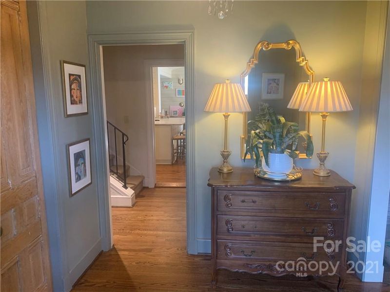 3219 Foxcroft Rd, Charlotte, NC 28211