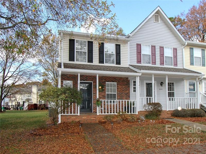 8244 Circle Tree Ln, Charlotte, NC 28277