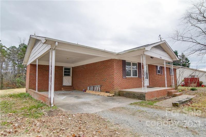 1400 Mayberry Rd, Dallas, NC 28034