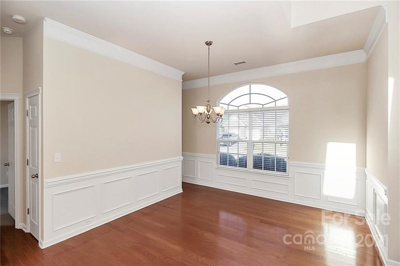10019 Shetland Ln, Charlotte, NC 28278