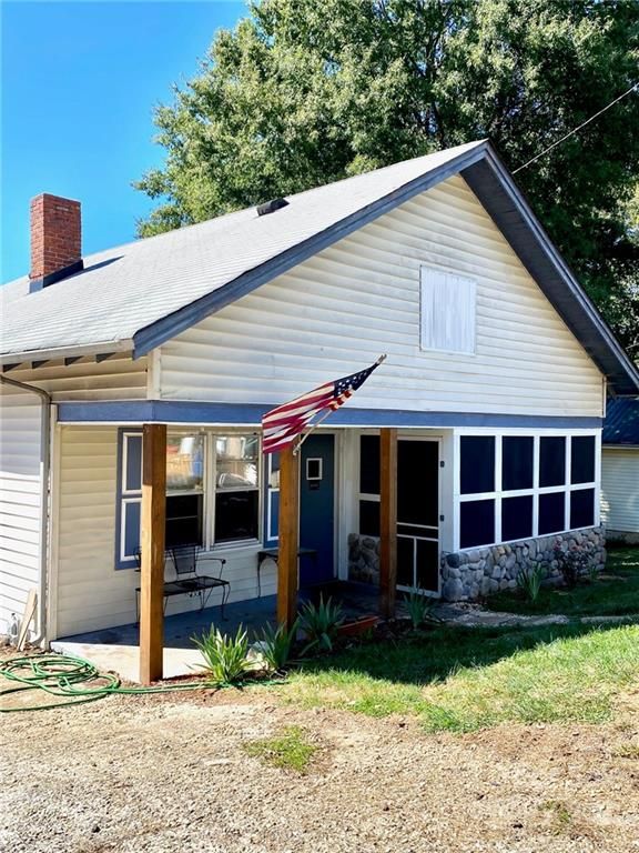 712 N Main Ave, Maiden, NC 28650