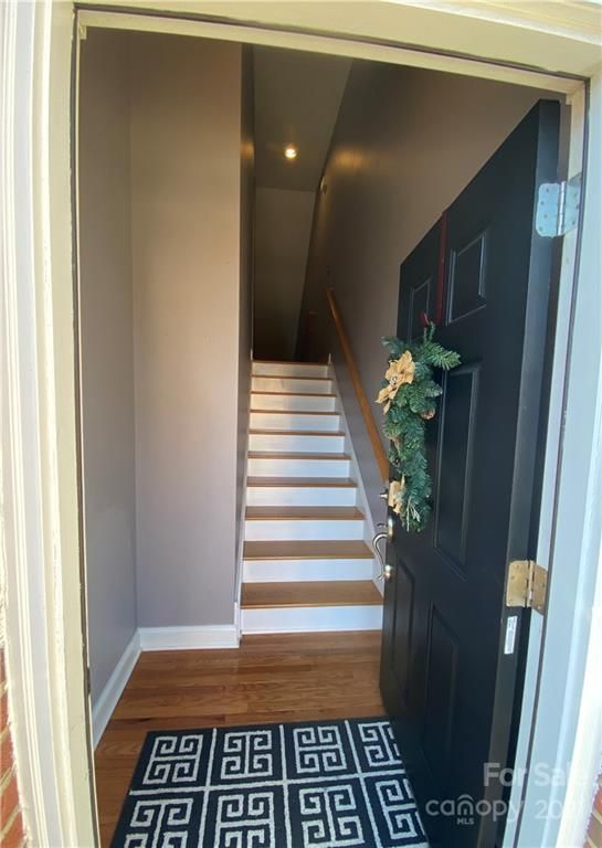 1114 Dean Hall Ln, Matthews, NC 28105