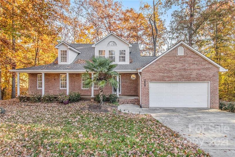 7620 Golf Course Dr, Denver, NC 28037