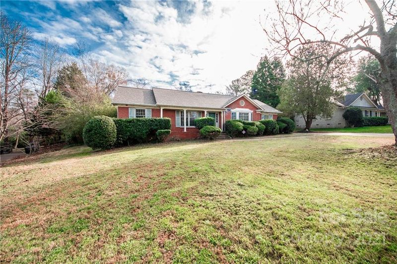 3215 Sunnybrook Dr, Charlotte, NC 28210
