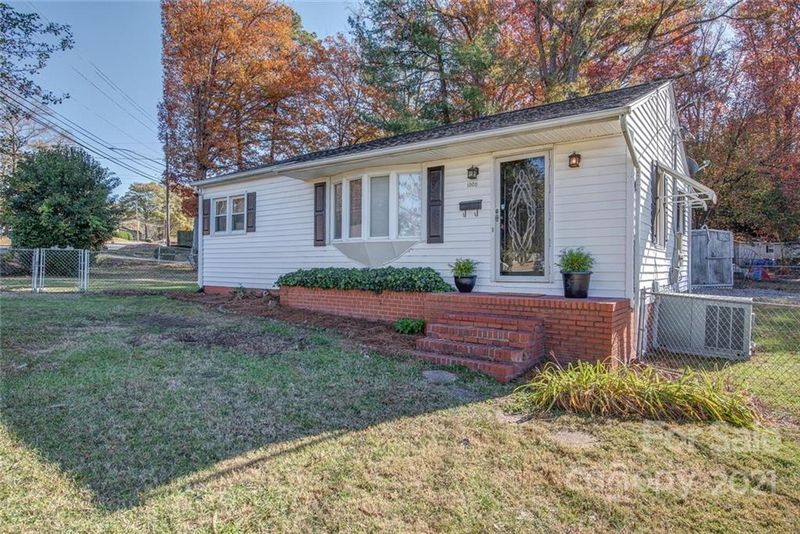 1005 E Garrison Blvd, Gastonia, NC 28054