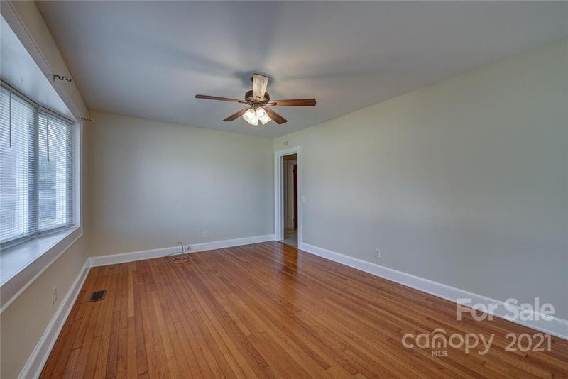 1005 E Garrison Blvd, Gastonia, NC 28054