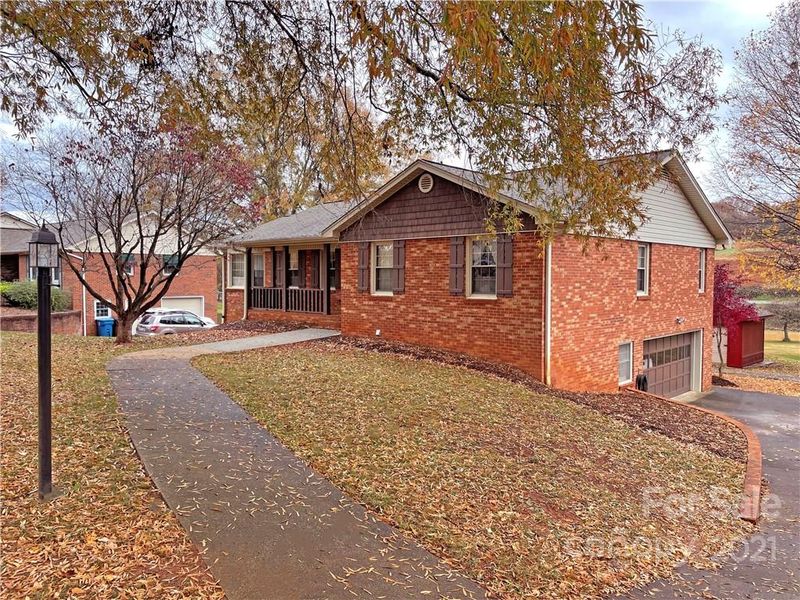4987 Kennedy St, Hickory, NC 28602