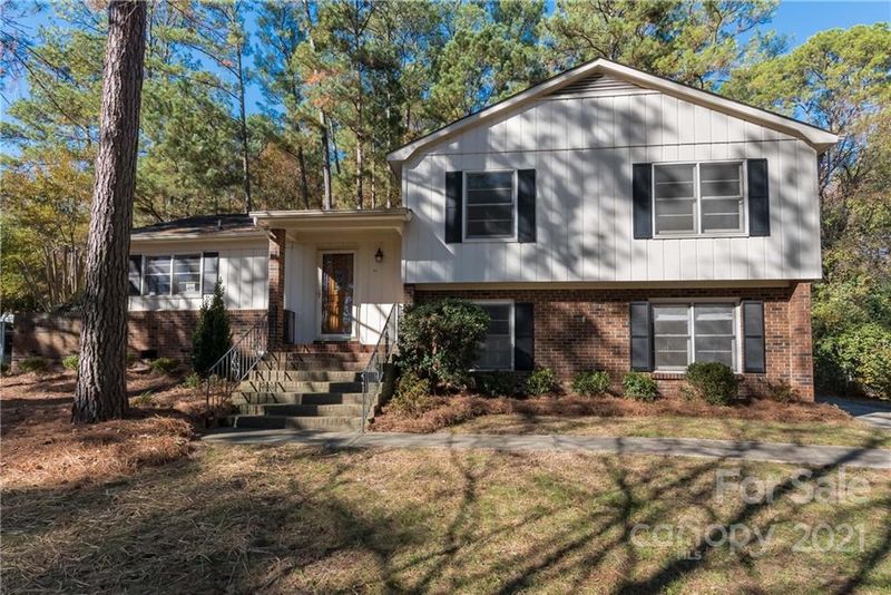8416 Castlekeep Rd, Charlotte, NC 28226