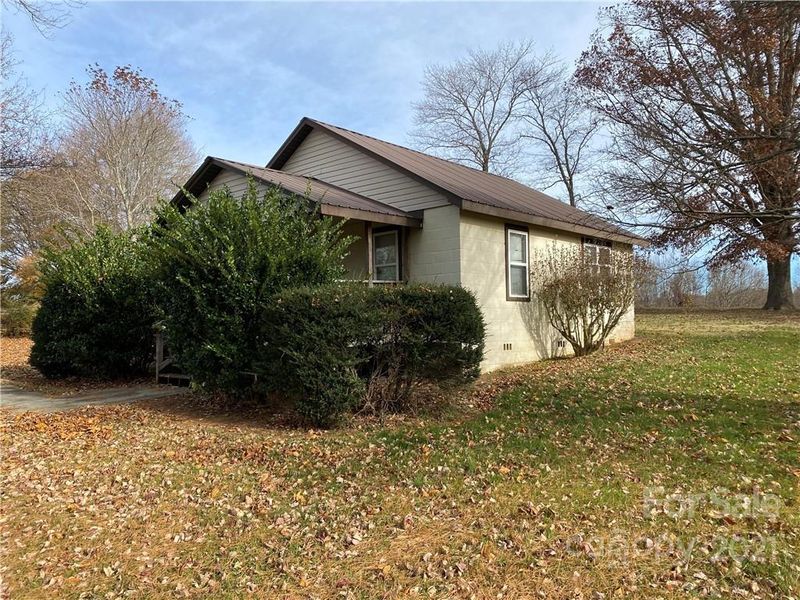 444 Cranfill Rd, Harmony, NC 28634