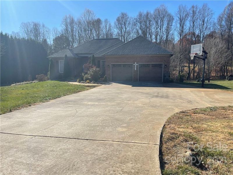 104 Thistle Ct, Cherryville, NC 28021