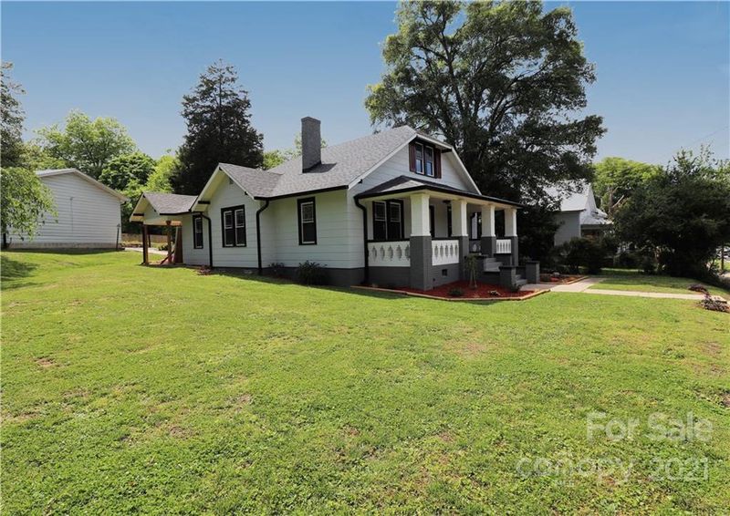 511 N Grove St, Lincolnton, NC 28092