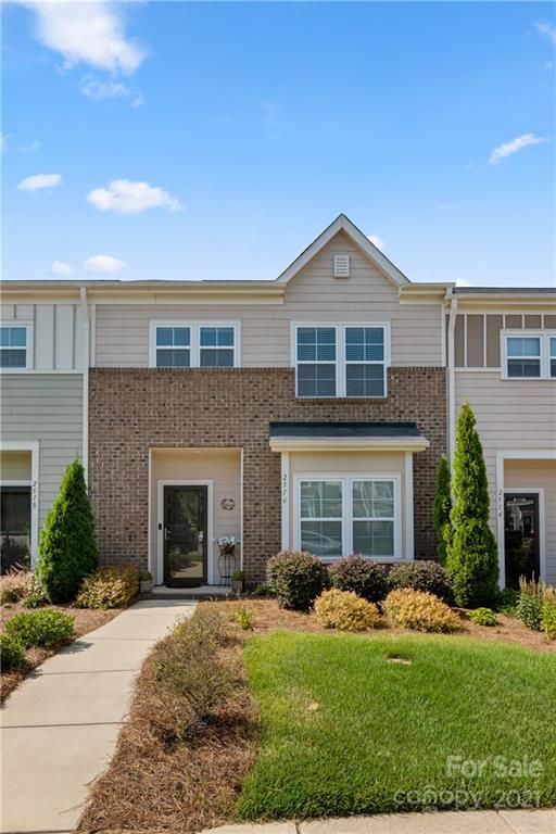 2516 Gallery Dr #16, Denver, NC 28037
