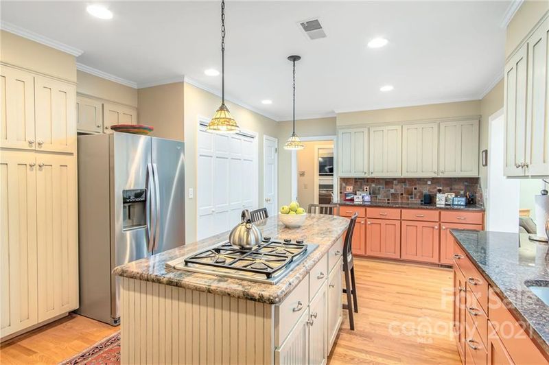 6911 Boaz Ct, Charlotte, NC 28211