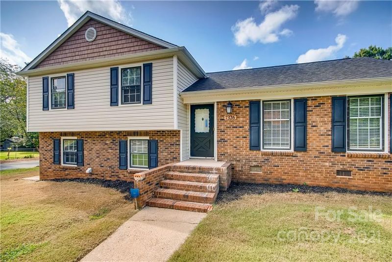 7326 Riding Trail Rd, Charlotte, NC 28212