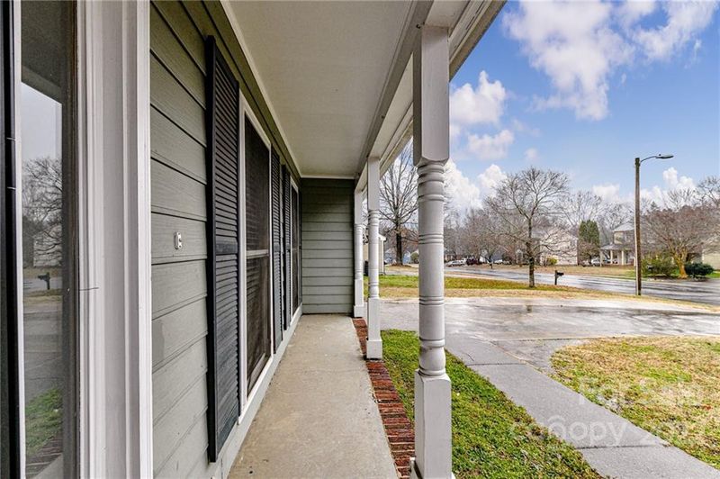 2424 Oak Leigh Dr, Charlotte, NC 28262