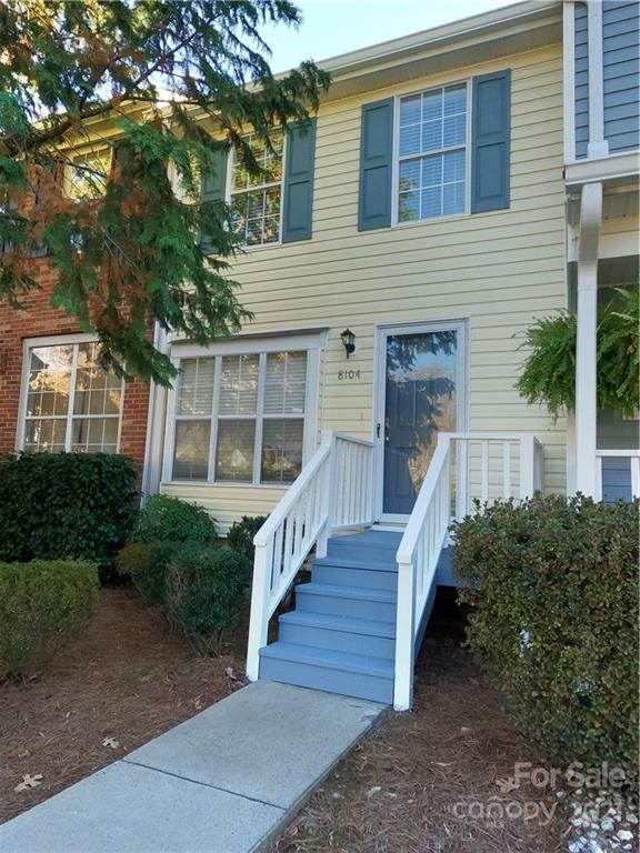 8104 Circle Tree Ln, Charlotte, NC 28277