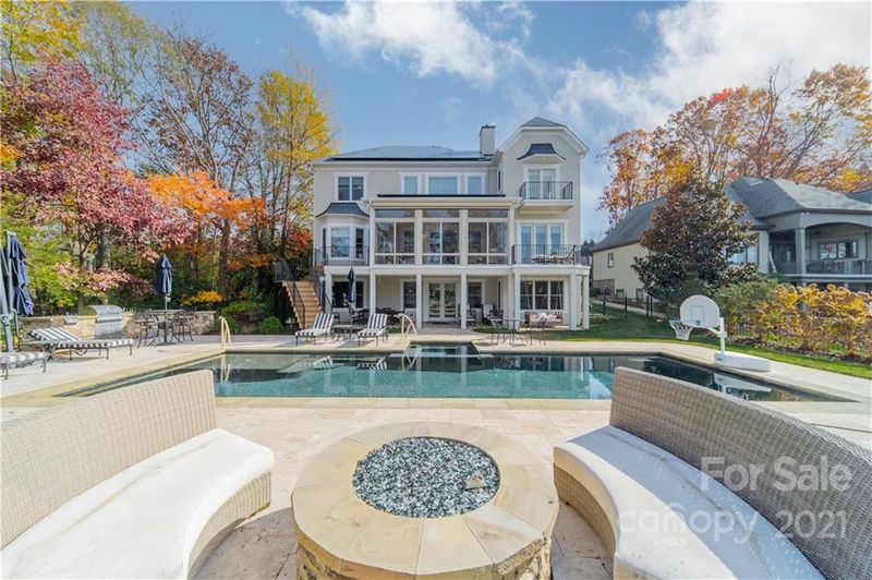 18937 Mountainview Dr, Cornelius, NC 28031