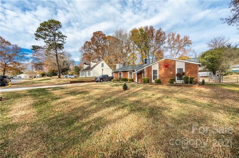 9015 Bremerton Ct, Charlotte, NC 28227