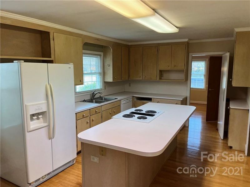 805 Main St, Pineville, NC 28134