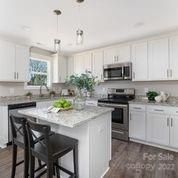 165 18th St NW, Hickory, NC 28601