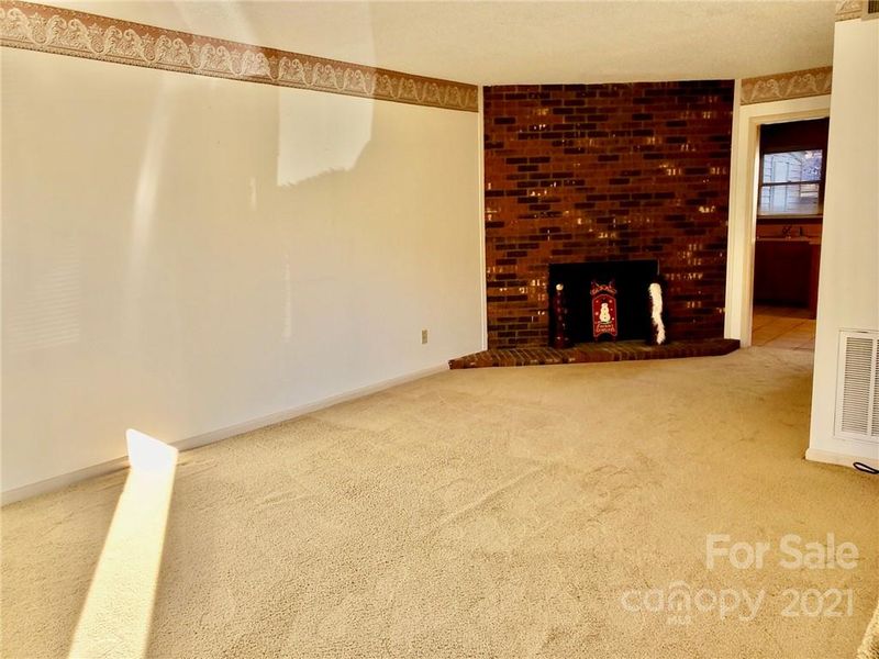 1330 5th St NE #142, Hickory, NC 28601