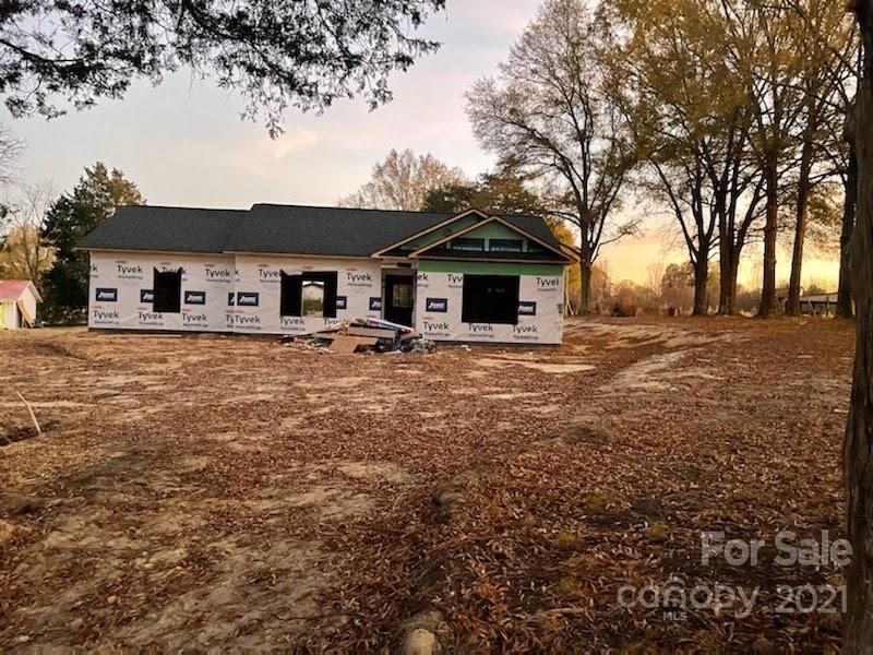 145 Woodside Ln, Lancaster, SC 29720