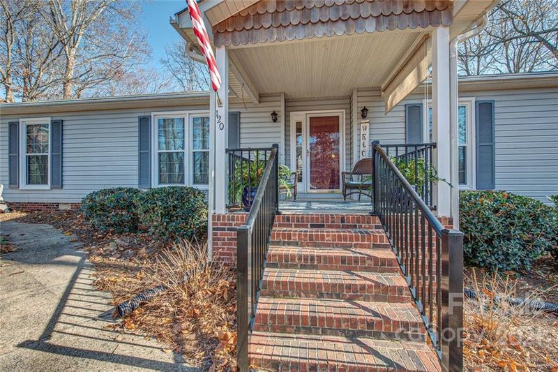120 Laurel Brook Ct, Gastonia, NC 28056