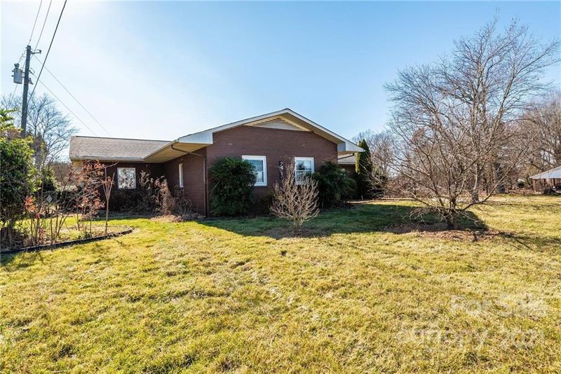 7425 George Hildebran Rd, Hickory, NC 28602