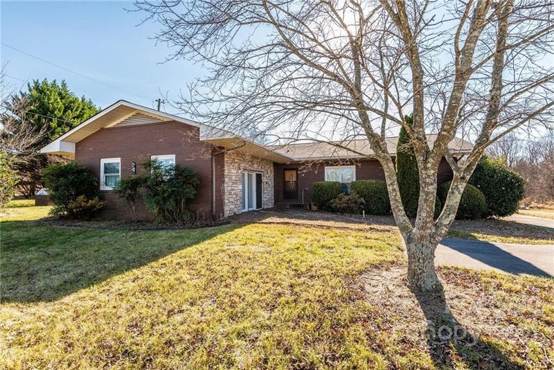 7425 George Hildebran Rd, Hickory, NC 28602