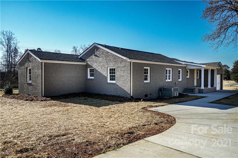 4500 Freedom Dr, Charlotte, NC 28208