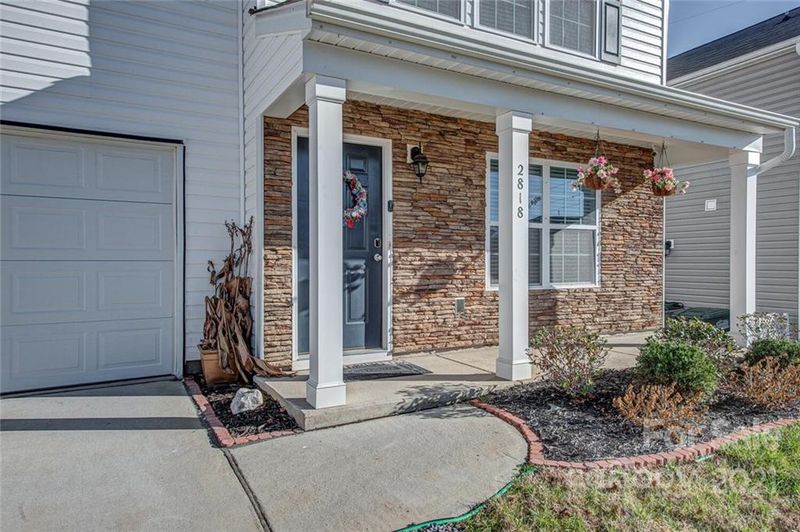 2818 Thomas Twig Dr, Dallas, NC 28034