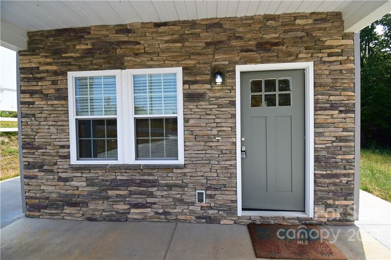 2614 14th St NE, Hickory, NC 28601