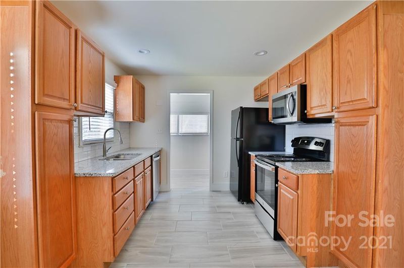 4808 Bethany Pl, Charlotte, NC 28212