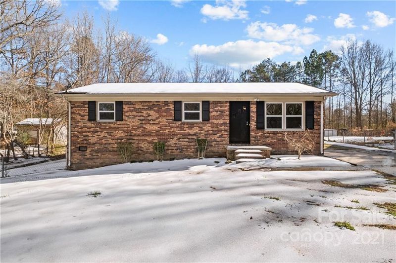 2735 Skyland Dr, Gastonia, NC 28054