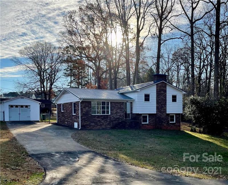 1004 Jonathan Dr, Bessemer City, NC 28016