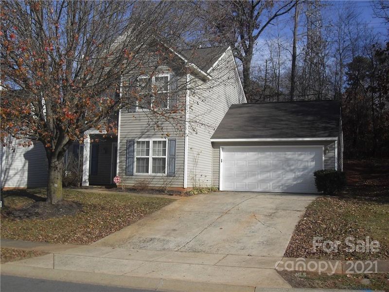 8020 Weeping Fig Ln, Charlotte, NC 28215