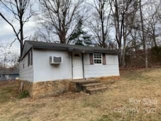 3058 Beck St, Newton, NC 28658