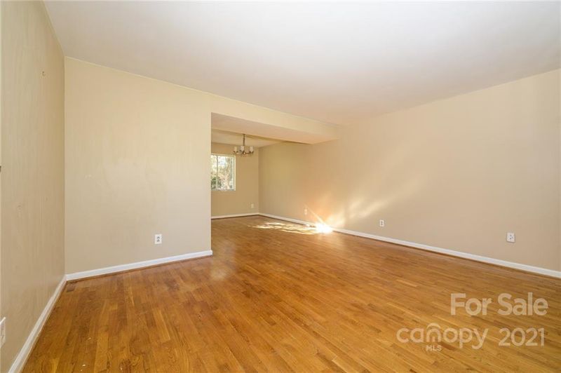 5713 Cedar Crest Ct, Charlotte, NC 28226