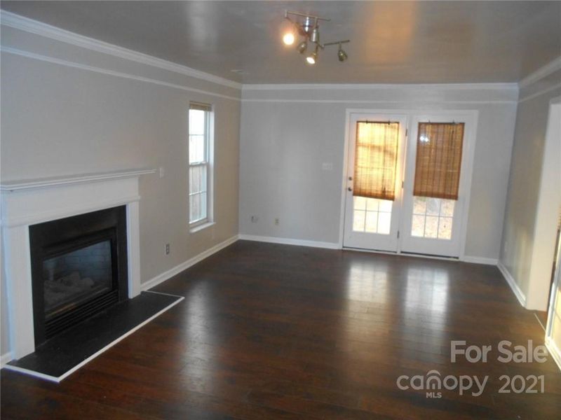 3801 Glen Lyon Dr, Matthews, NC 28105