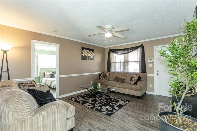 5734 Charlie Walker Rd, Kannapolis, NC 28081