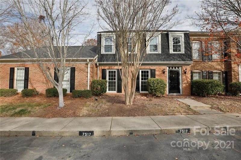 7517 Red Oak Ln, Charlotte, NC 28226