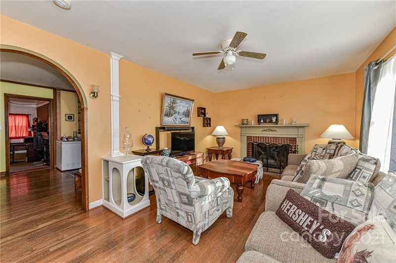 3815 Winterfield Pl, Charlotte, NC 28205
