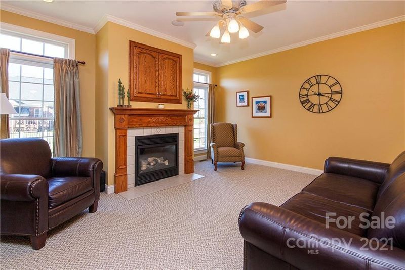 727 Tom Morris Ln, Concord, NC 28027