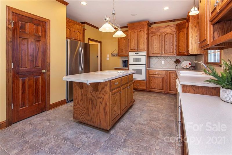 727 Tom Morris Ln, Concord, NC 28027