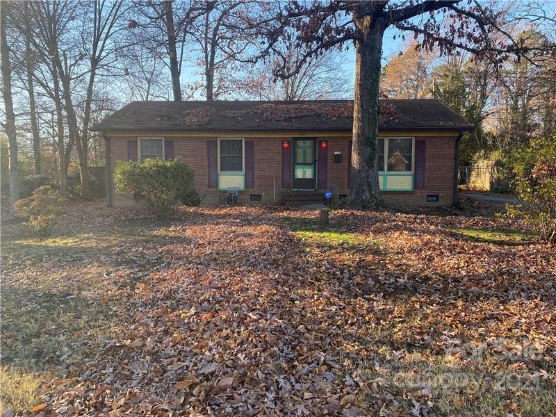 831 Friendly Pl, Charlotte, NC 28213