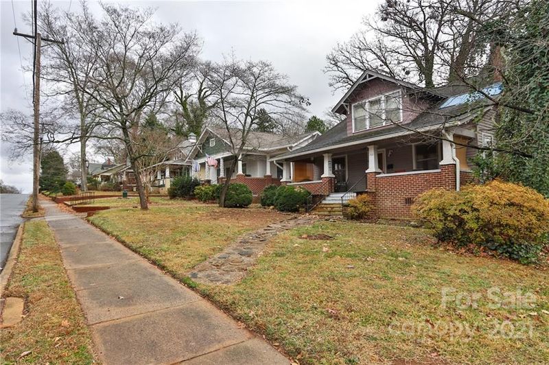 702 E Broad St, Statesville, NC 28677